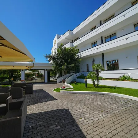 Clorinda 4*