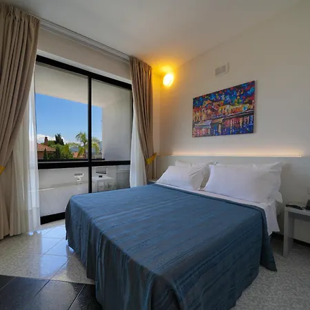 Clorinda 4*