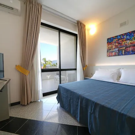 Clorinda 4*