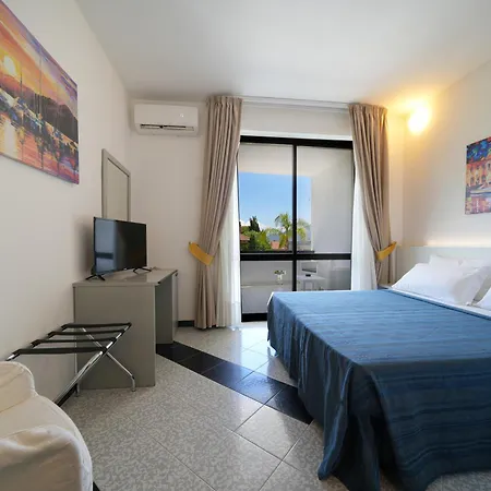 Clorinda Hotel